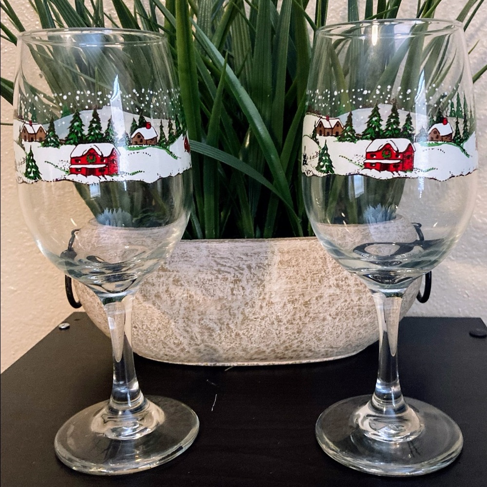 Wine glasses. Set of 2 Libbey Winter Village Christmas Holiday Glasses.